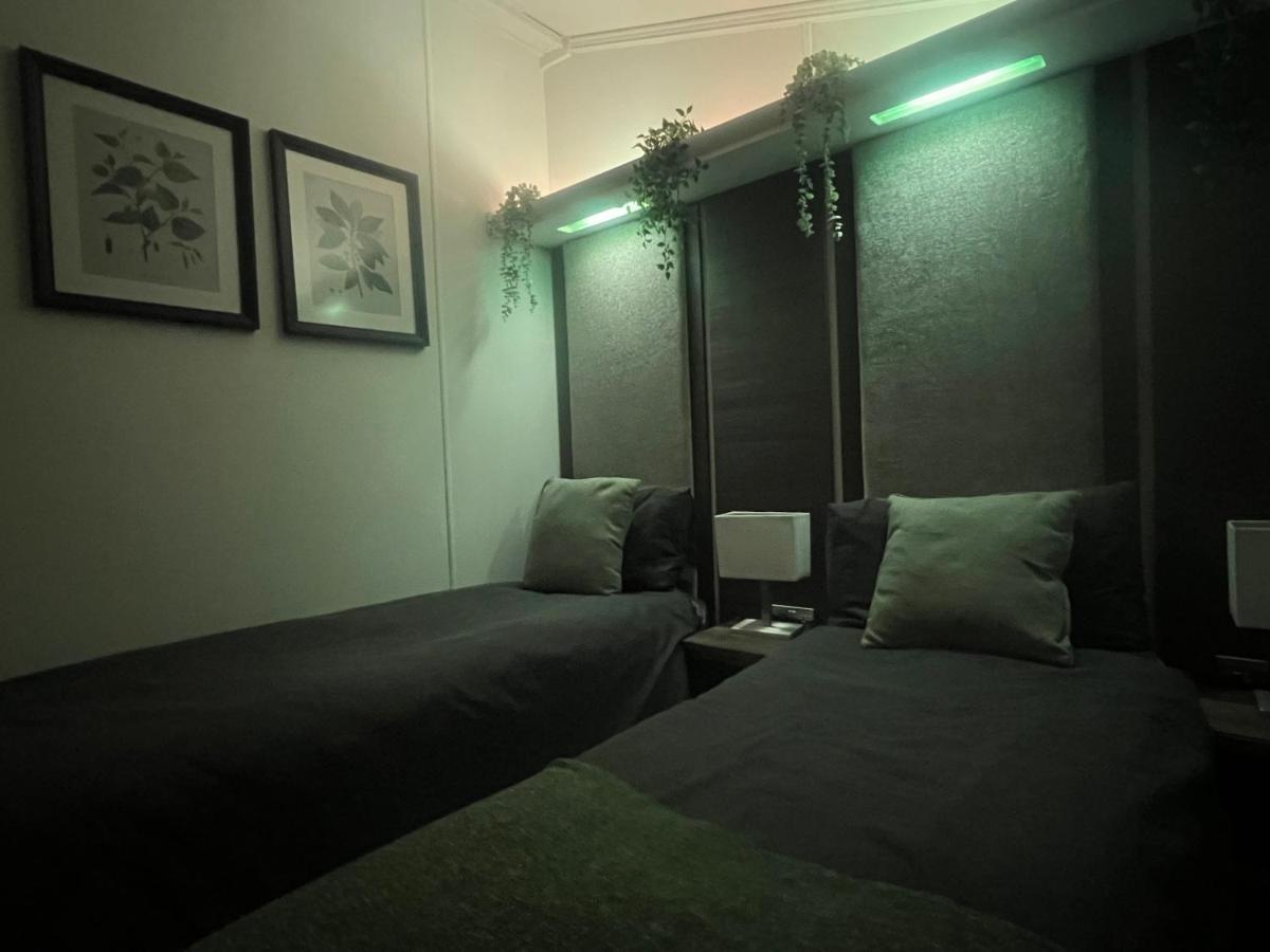 Jungle Lodge Lymington Esterno foto